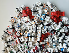 Charger l'image dans la galerie, 1 MYSTERY LEGO® STAR WARS TROOPER MINIFIGURE GRAB BAG / BLIND BAG